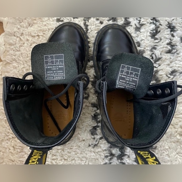 Dr. Marten’s 1460 Smooth Leather Combat Boots - Picture 2 of 3